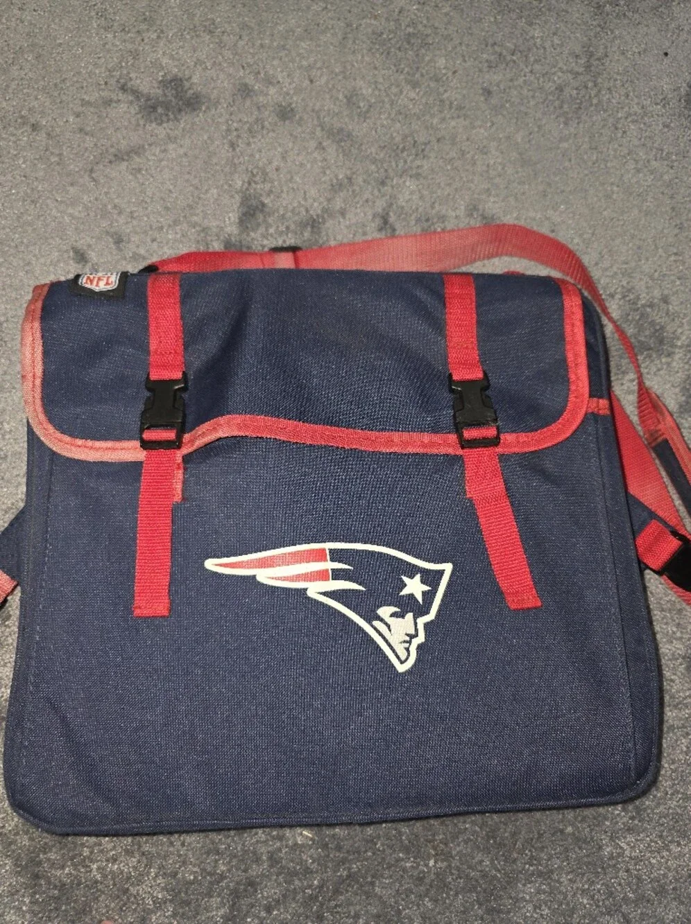 New England Patriots Stadium Seat Cushion w/ Backrest